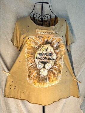 A Rare Bird Handmade Lion Distressed Tee gold mustard Cotton S/M